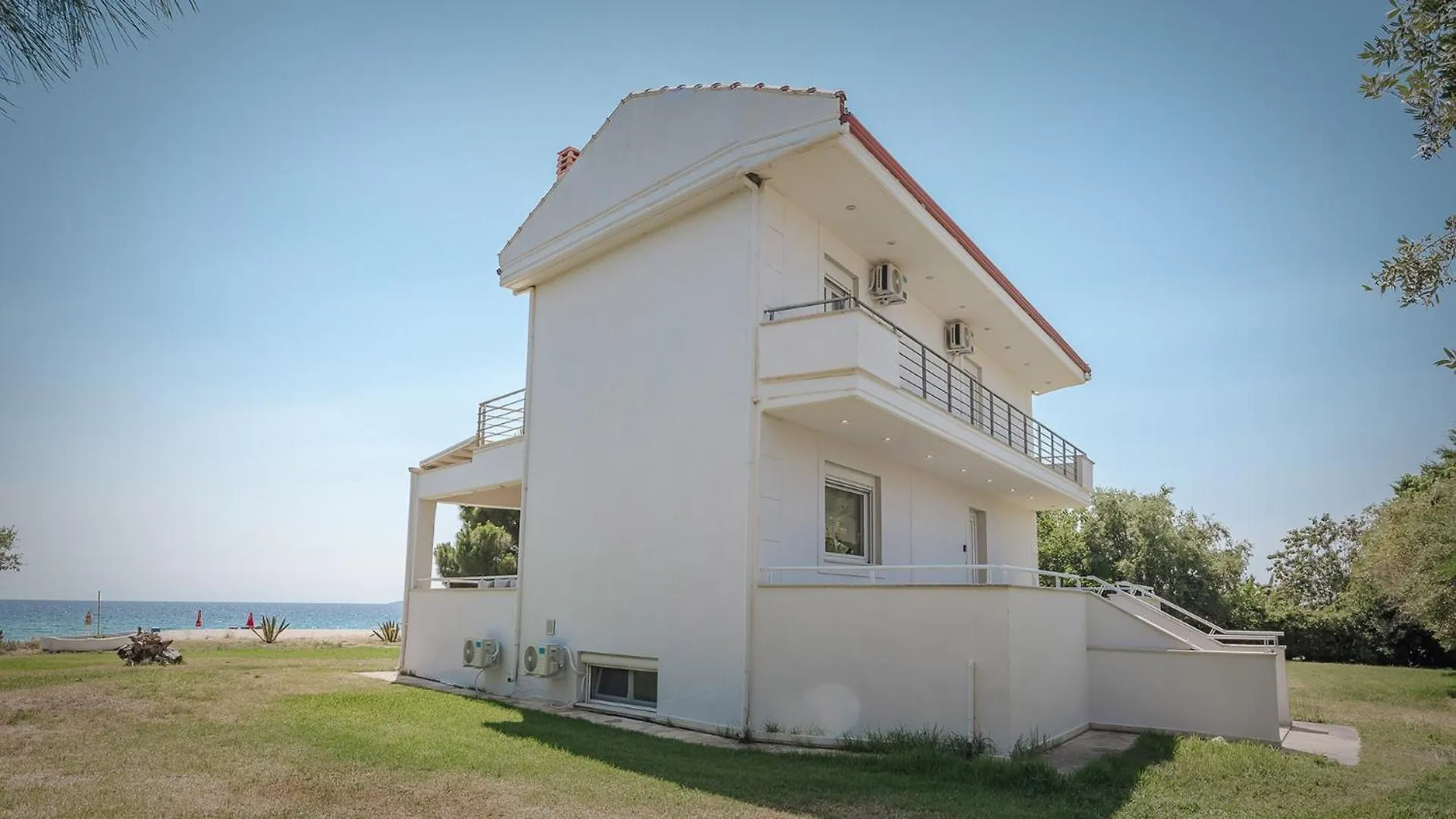 Beach Front Villa Toroni