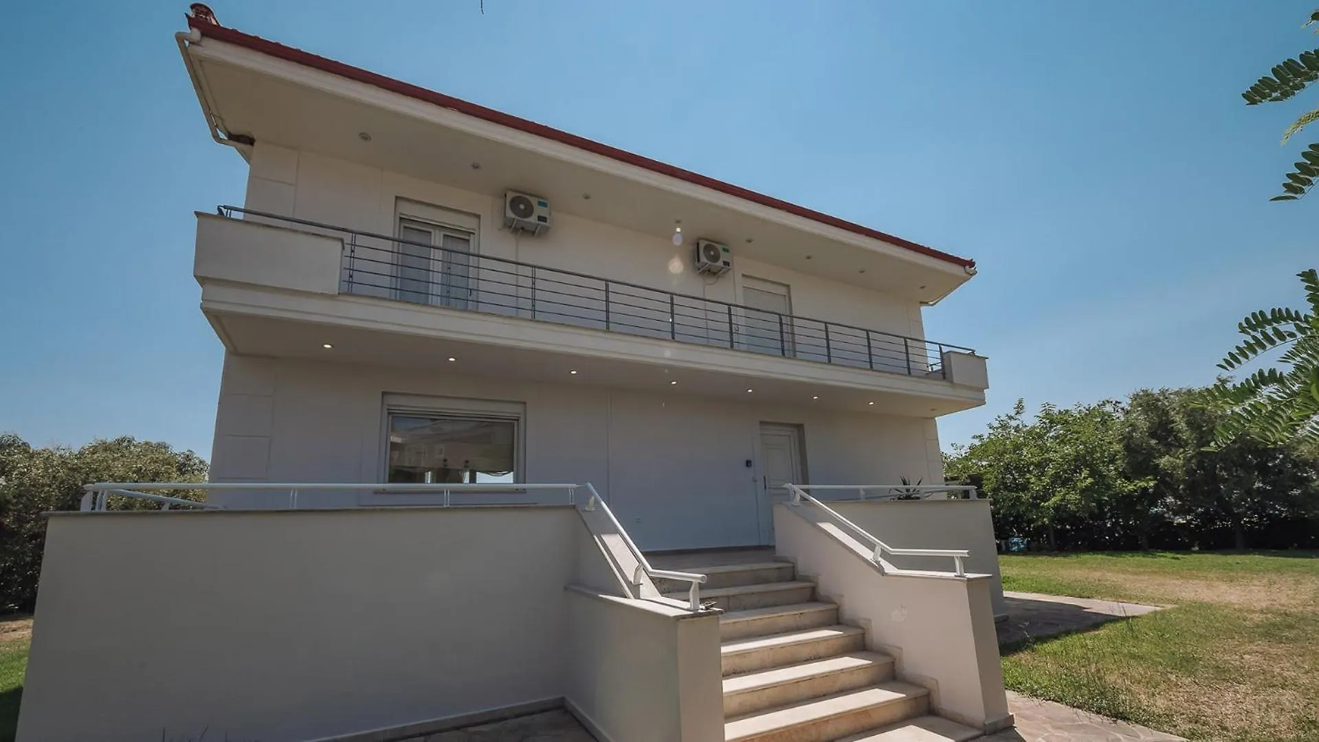 Beach Front Villa Toroni Vakantiehuis