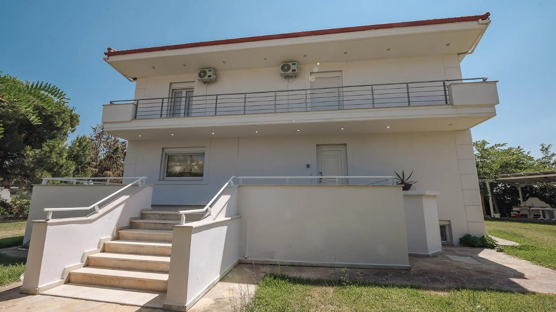Beach Front Villa Toroni