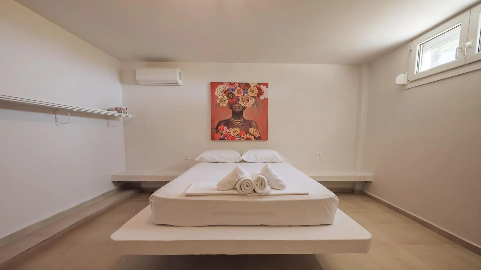 Beach Front Villa Toroni 0*,