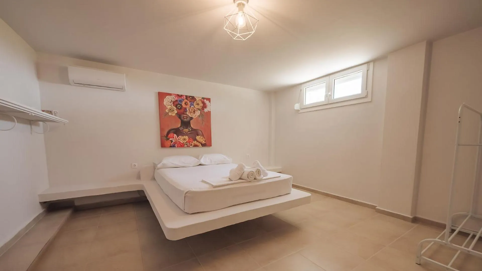 Beach Front Villa Toroni 0*,