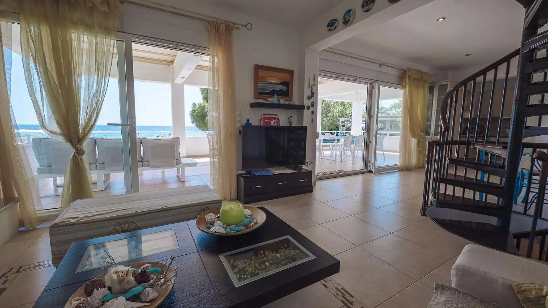 Beach Front Villa Toroni Vakantiehuis