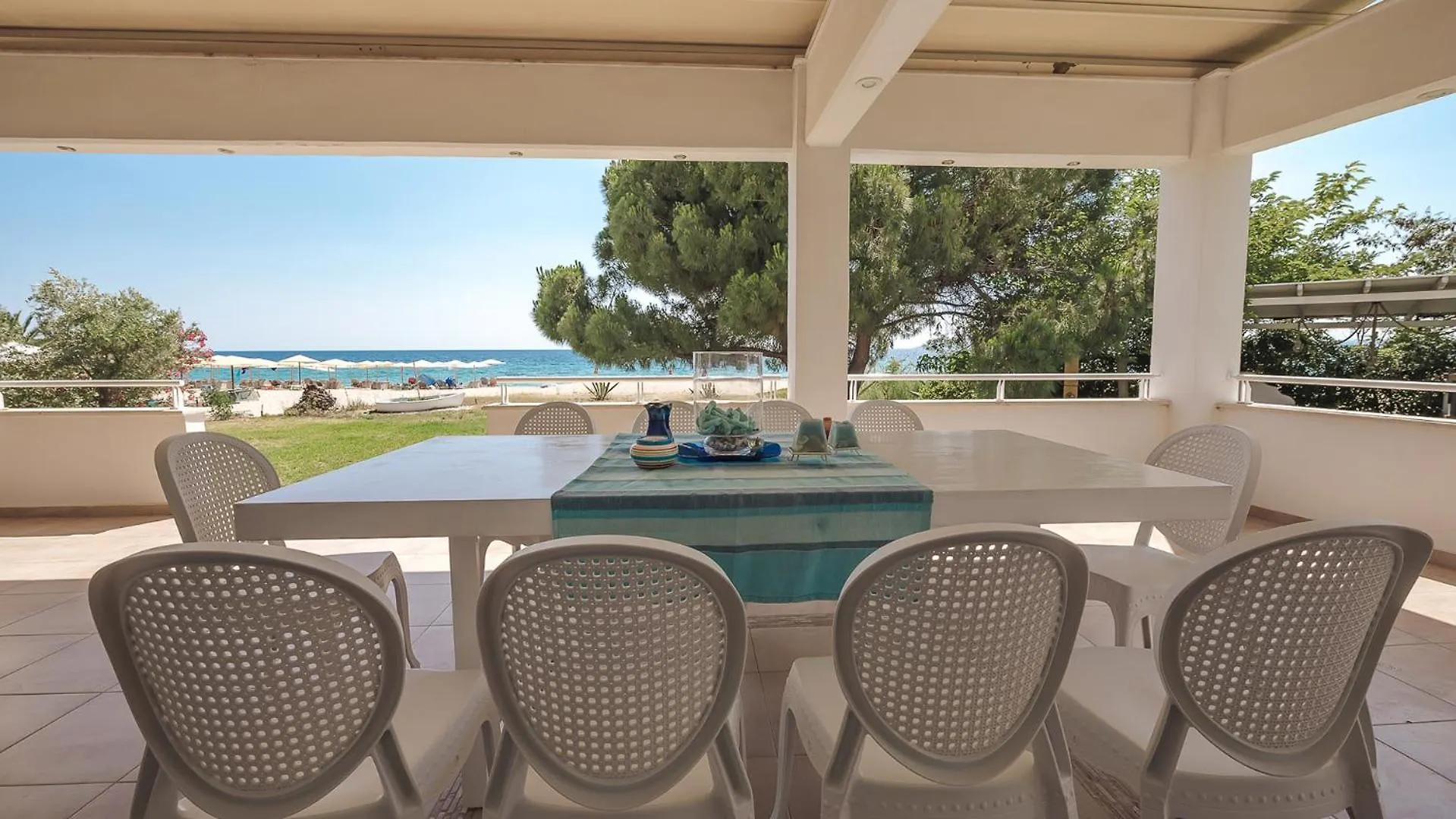 Vakantiehuis Beach Front Villa Toroni