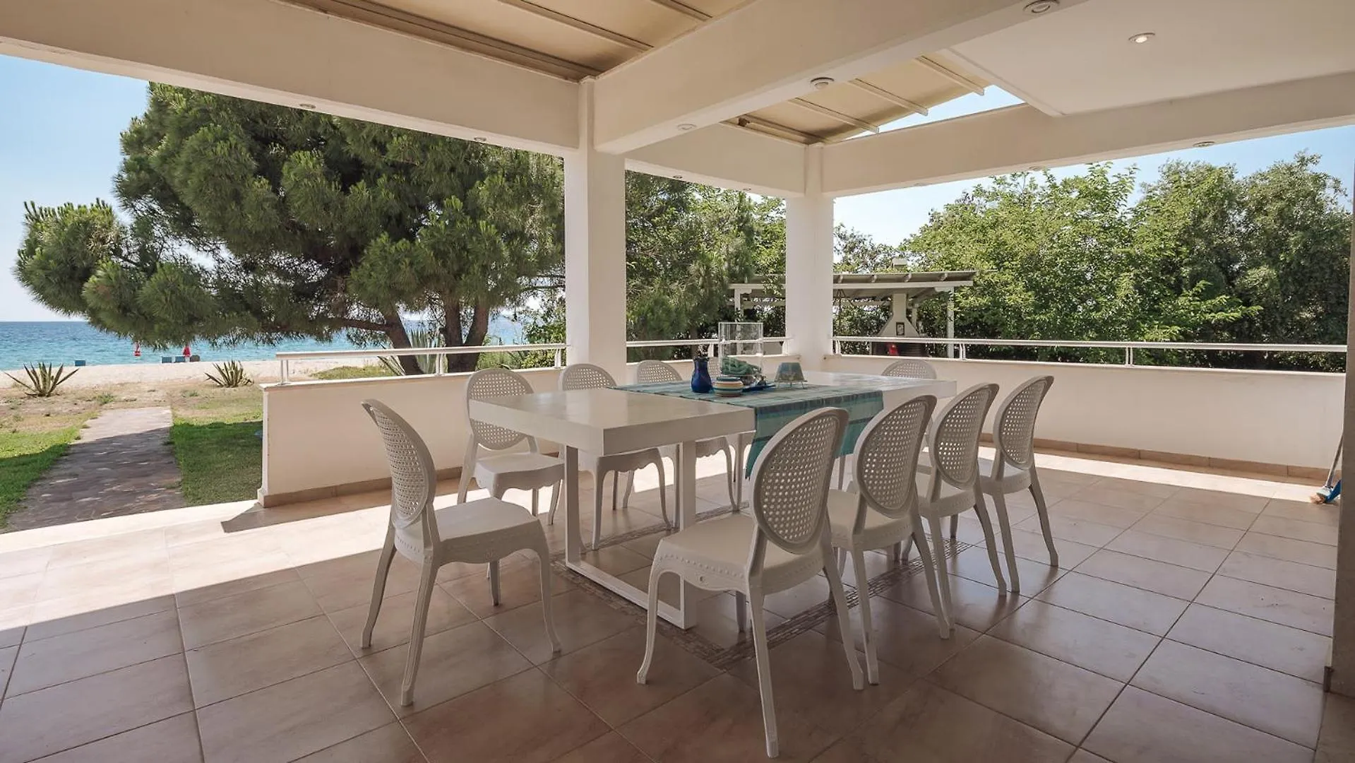 Beach Front Villa Toroni